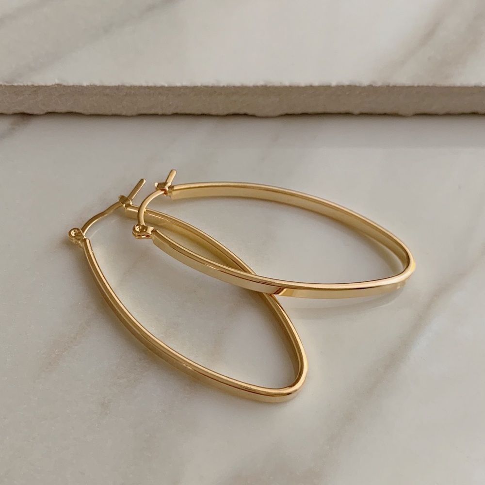 Flat Oval Hoops | 18k Gold Filled - Picture 5 of 7